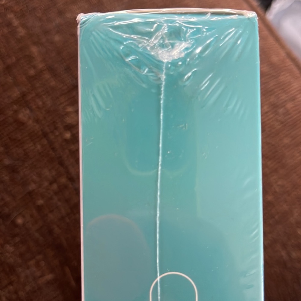 Brand New in Box- Electric Blue light blackhead Remover - Picture 3 of 3